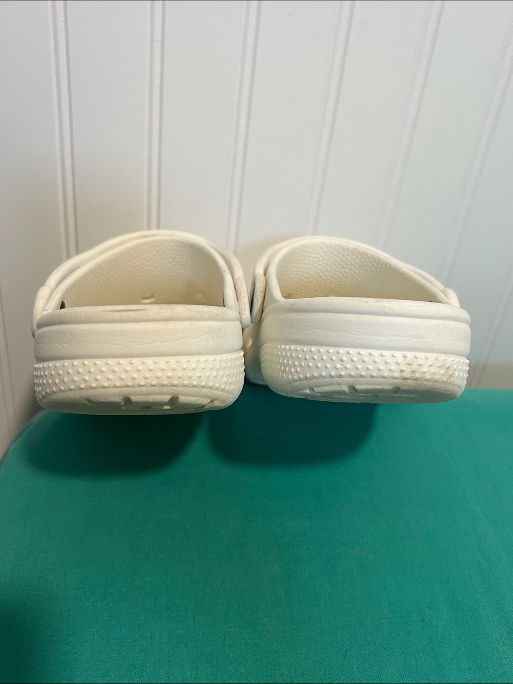 CROCS Kids White Casual Shoes Slip-On Sz: j3 - Picture 9 of 10